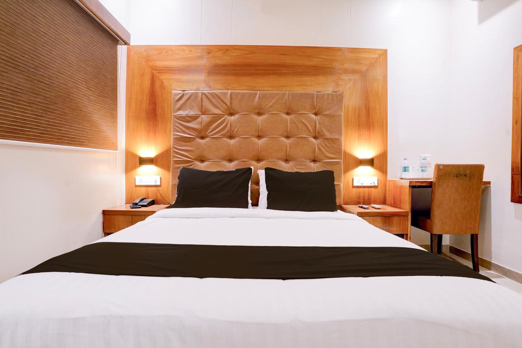 Super Townhouse Oak Times Square Le Western Bombay Exterior foto