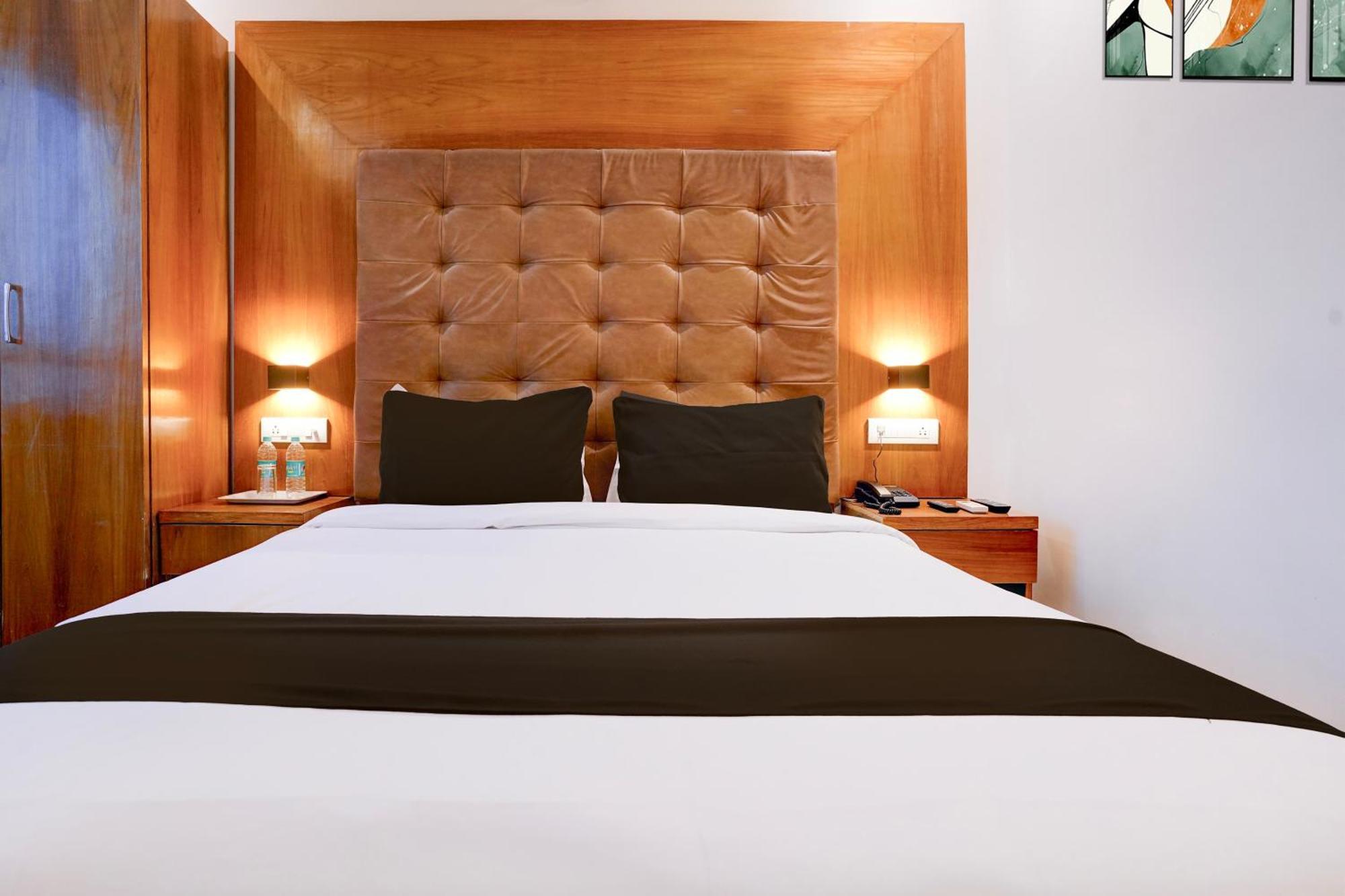 Super Townhouse Oak Times Square Le Western Bombay Exterior foto