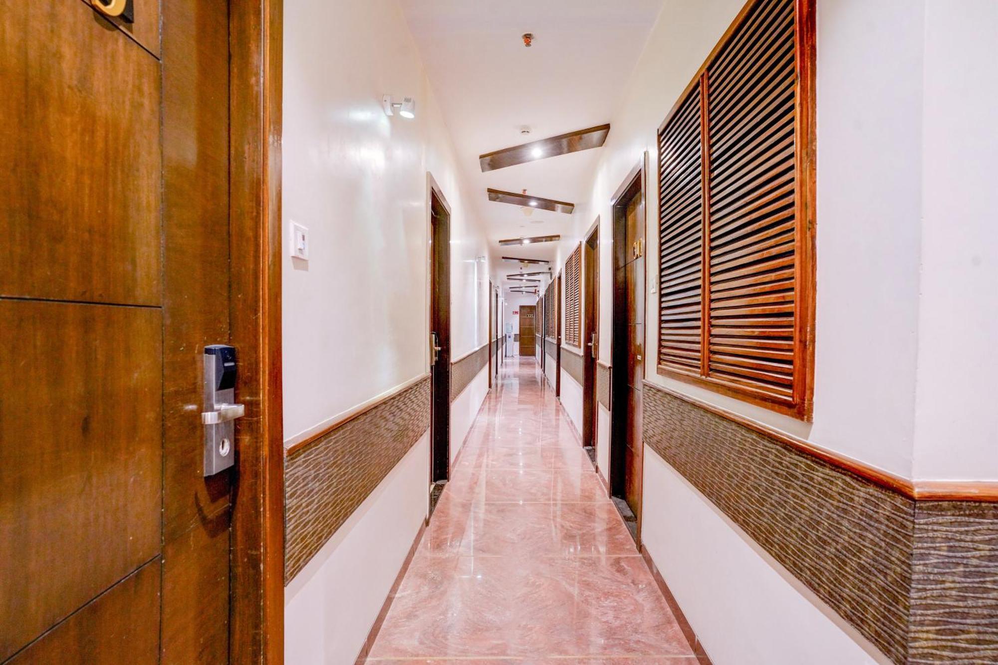 Super Townhouse Oak Times Square Le Western Bombay Exterior foto