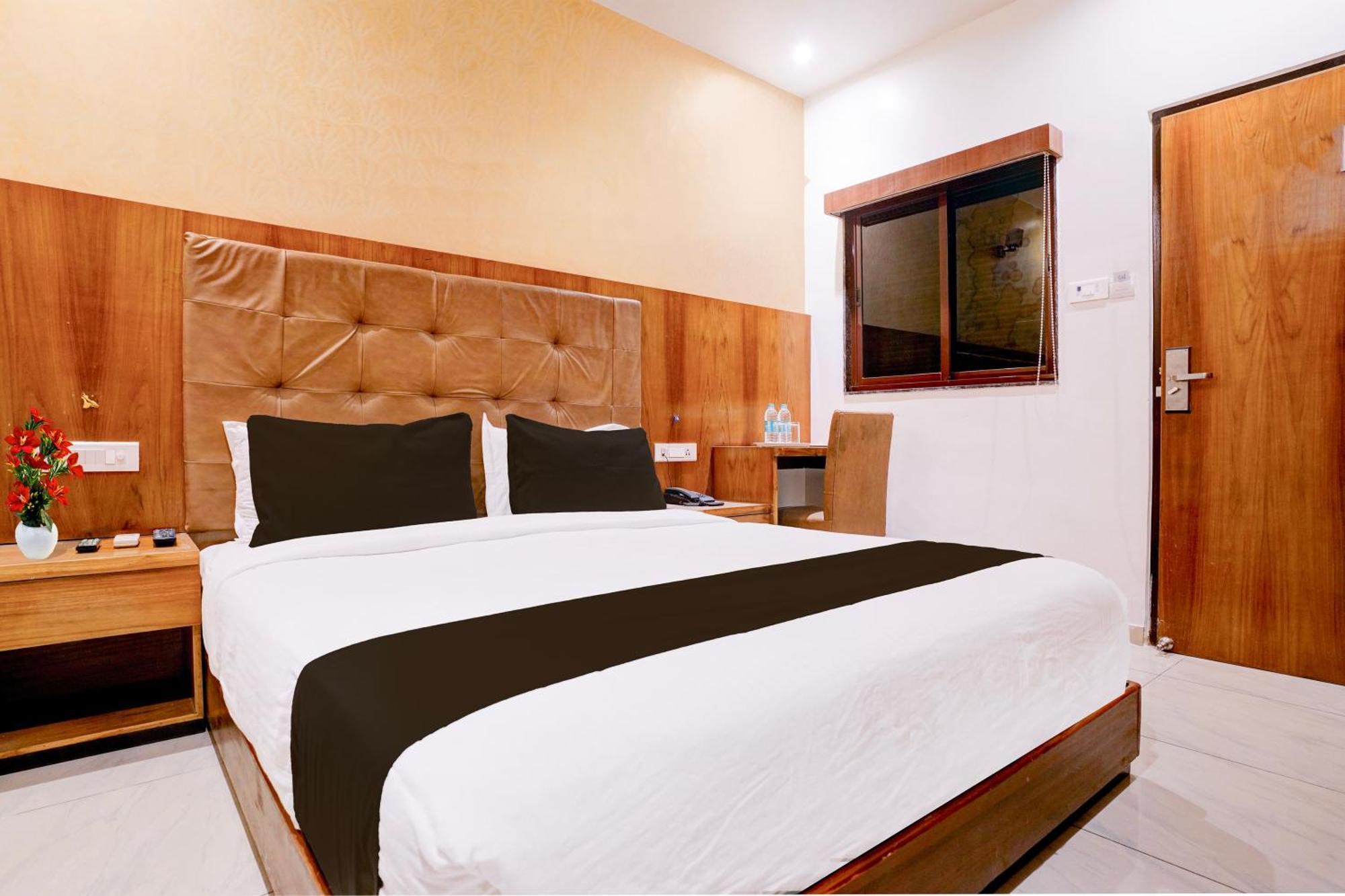 Super Townhouse Oak Times Square Le Western Bombay Exterior foto
